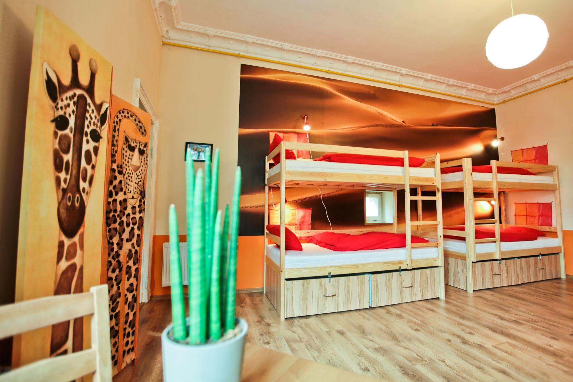 Poco Loco Hostel Poznan Exterior photo