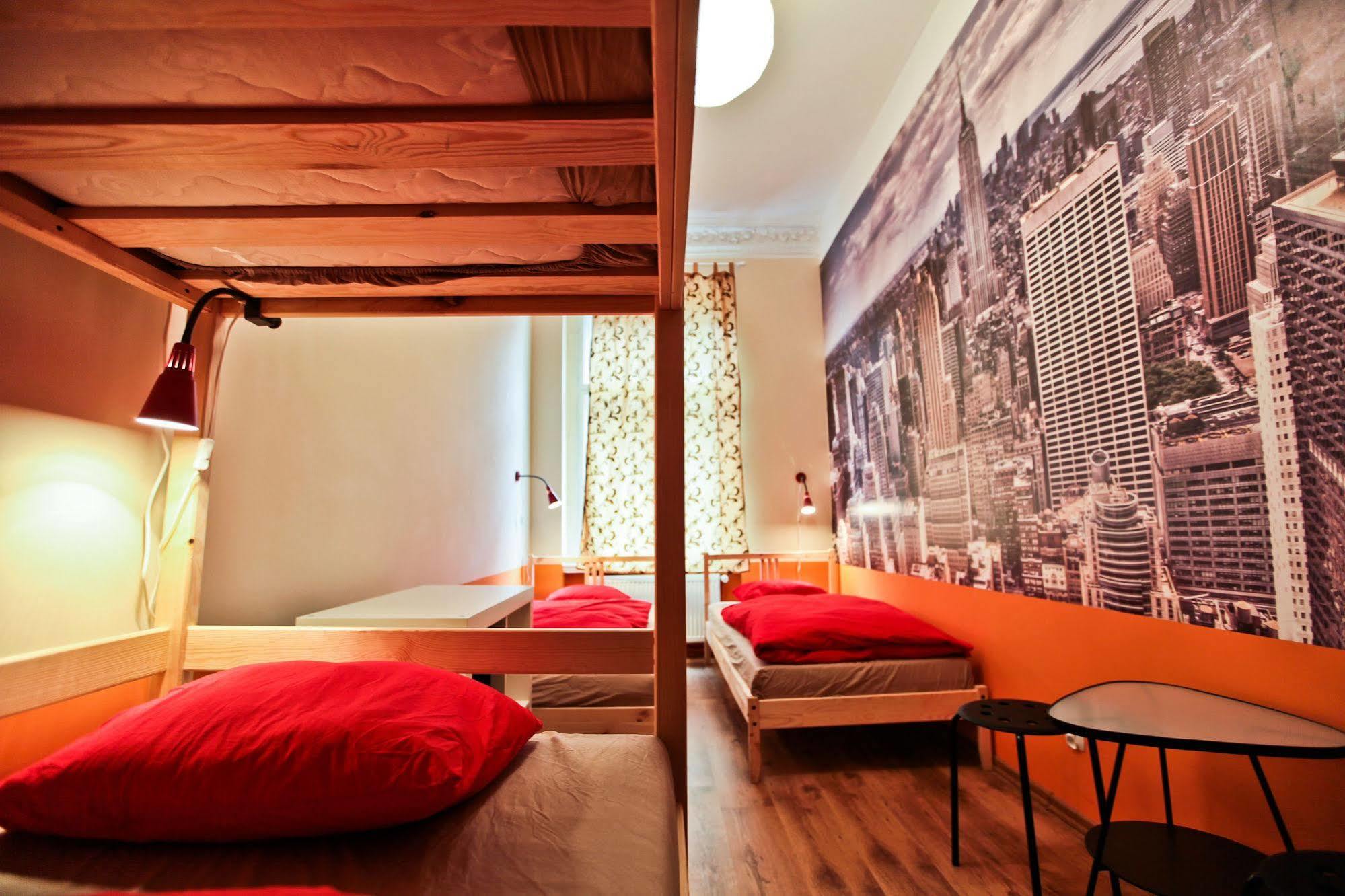 Poco Loco Hostel Poznan Exterior photo