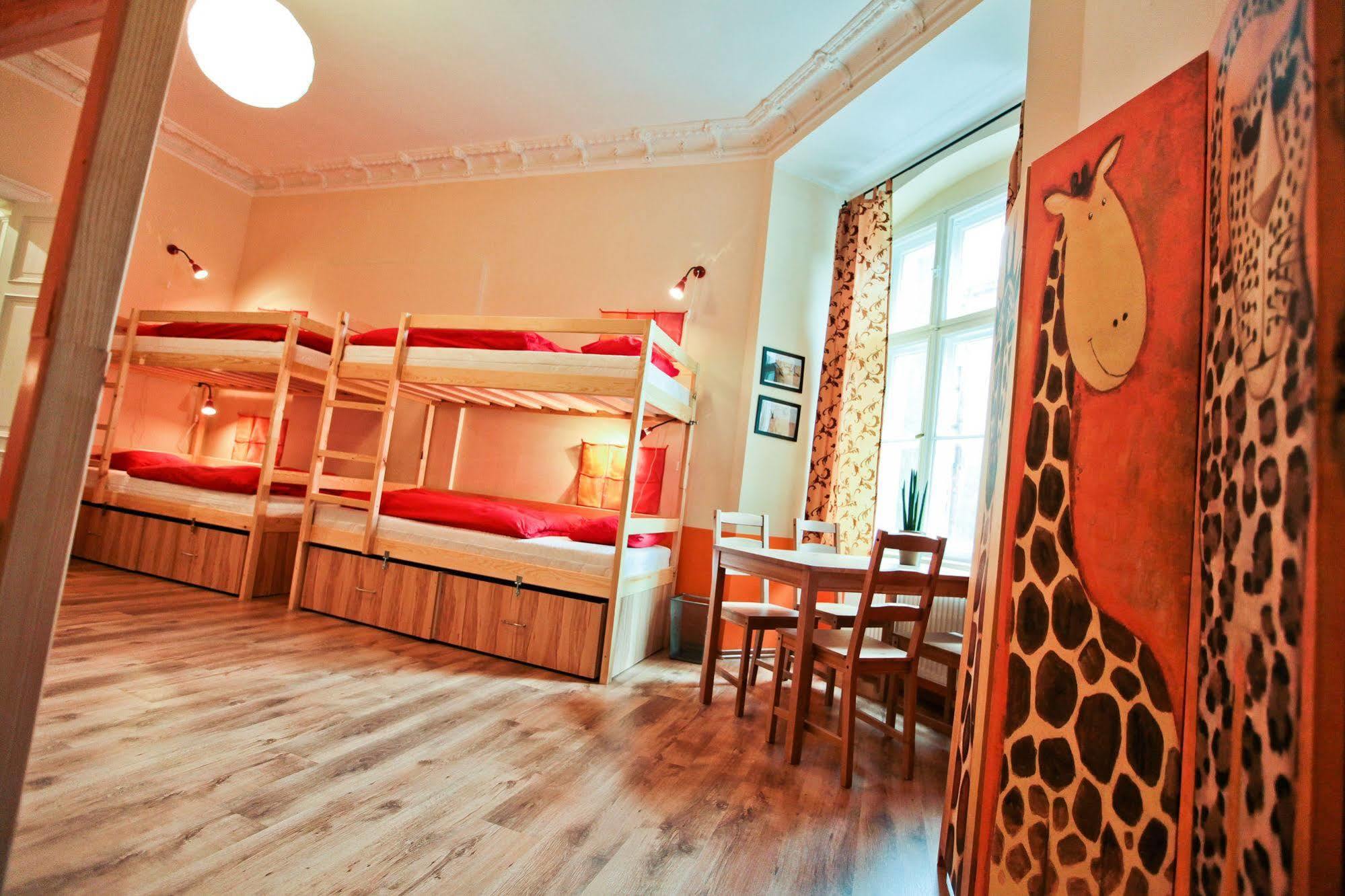 Poco Loco Hostel Poznan Exterior photo