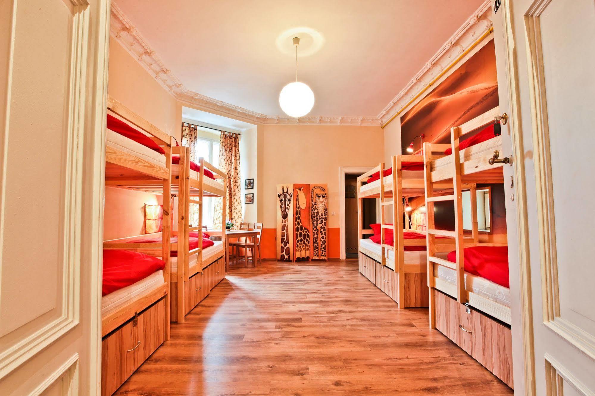 Poco Loco Hostel Poznan Exterior photo