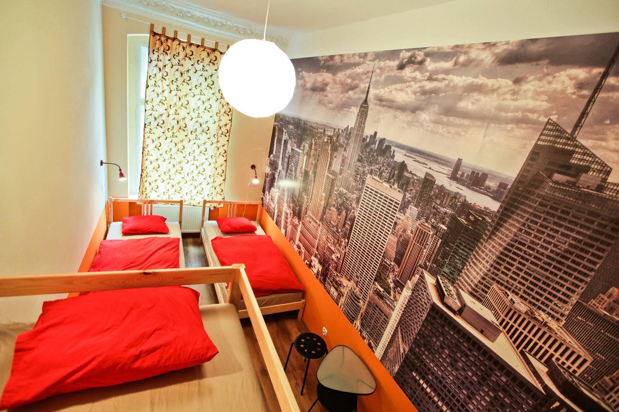 Poco Loco Hostel Poznan Exterior photo